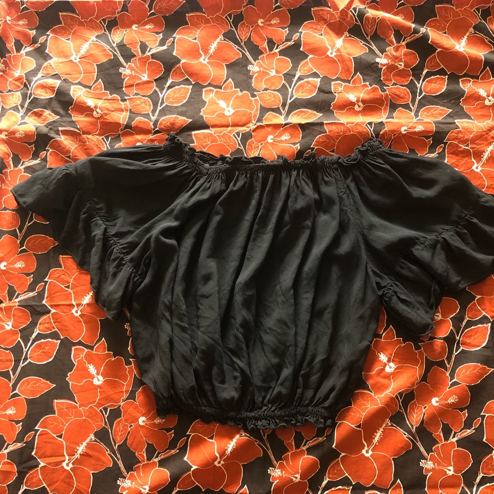 Brandy Melville off the shoulder crop top NWT